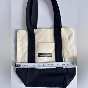 New Neutrogena tote / shoulder bag From NYC Popup event